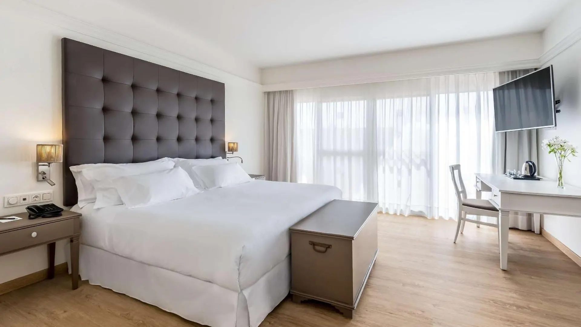 Barcelo Corralejo Bay - Adults Only Hotel