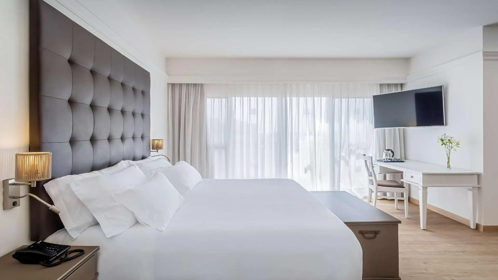 Barcelo Corralejo Bay - Adults Only Hotel