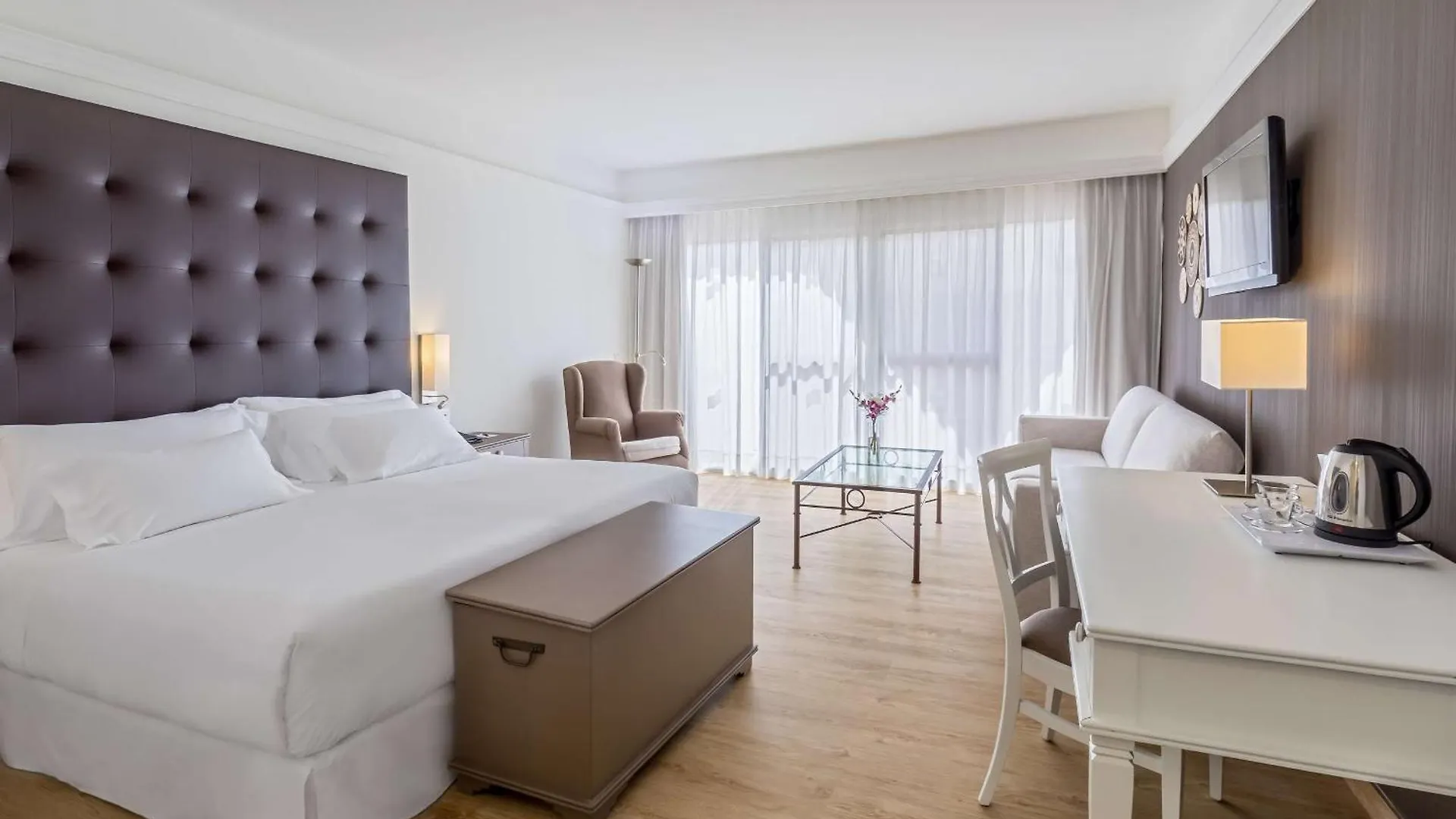 Barcelo Corralejo Bay - Adults Only Hotel
